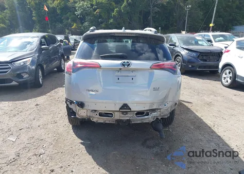 2016 Toyota Rav4 Xle z USA, uszkodzony, nr VIN 2T3RFREV9GW486330